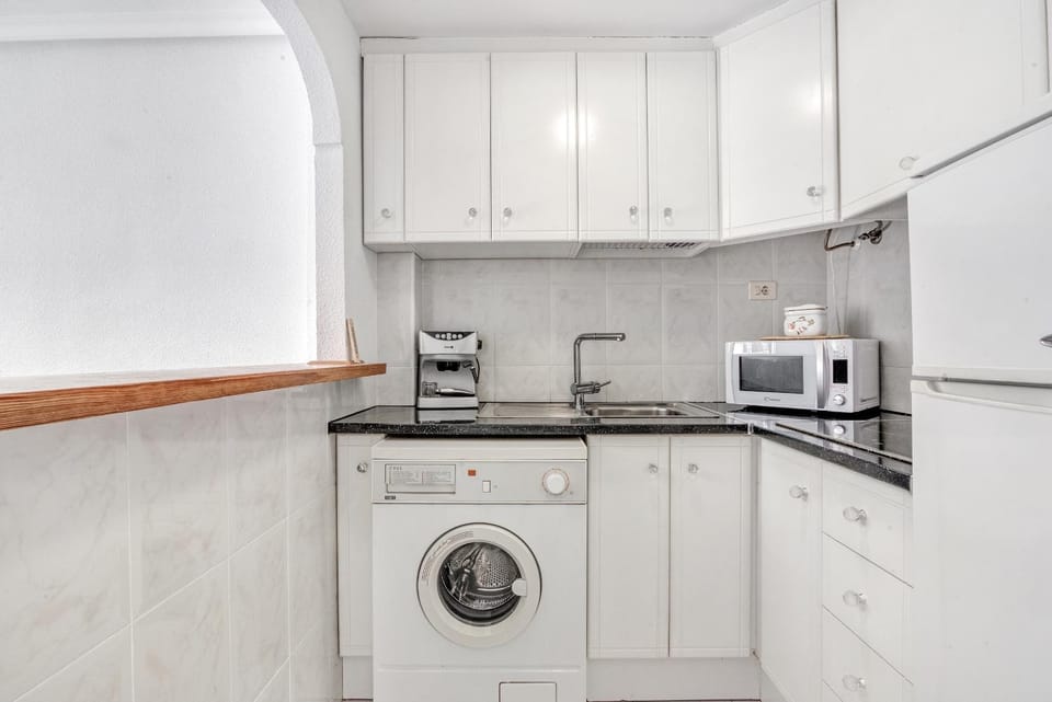 microwave, kitchen