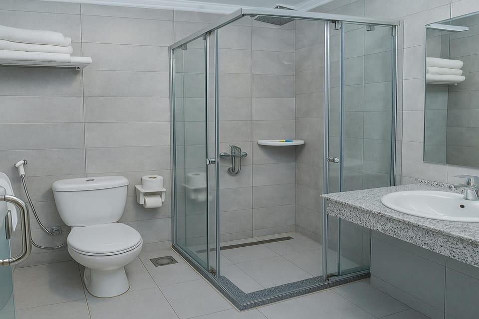 Shower, Toilet