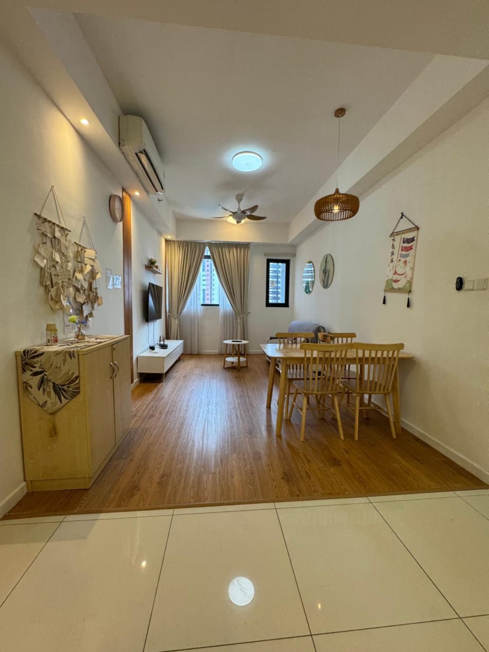 Living room, Seating area, air conditioner