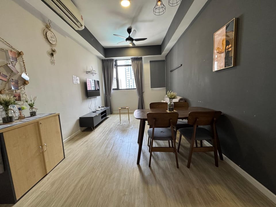 Living room, Seating area, Dining area, air conditioner