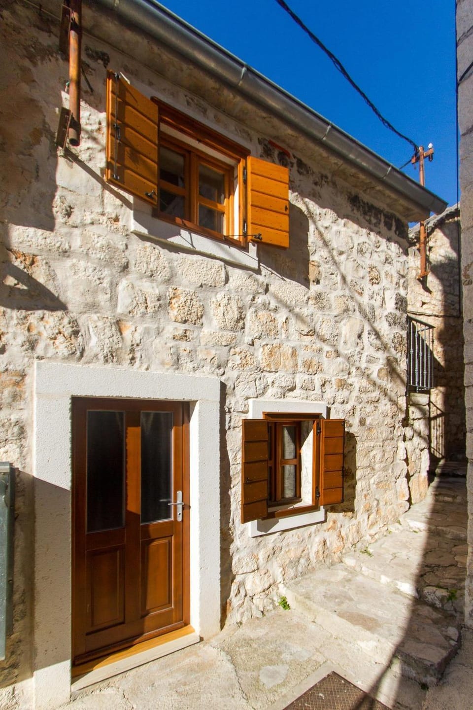 Property building, Facade/entrance