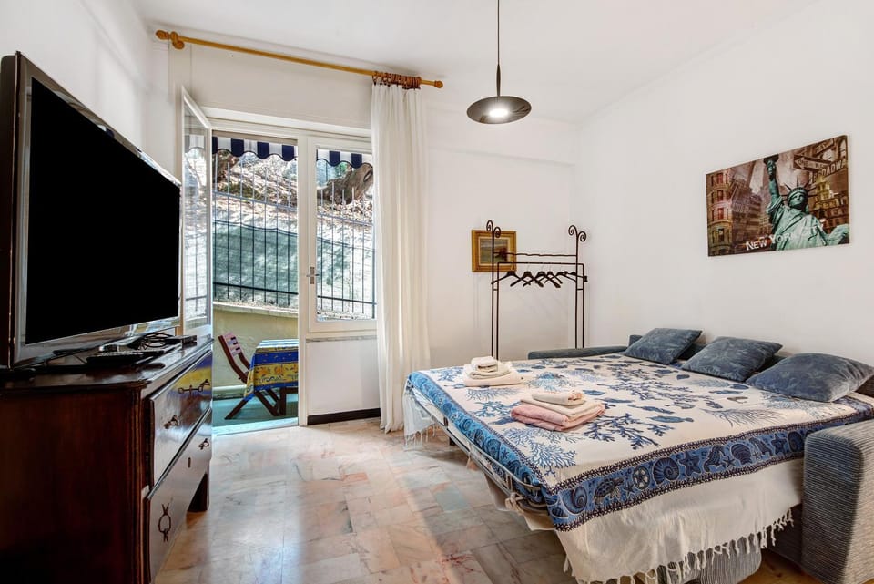 Living room, Bedroom