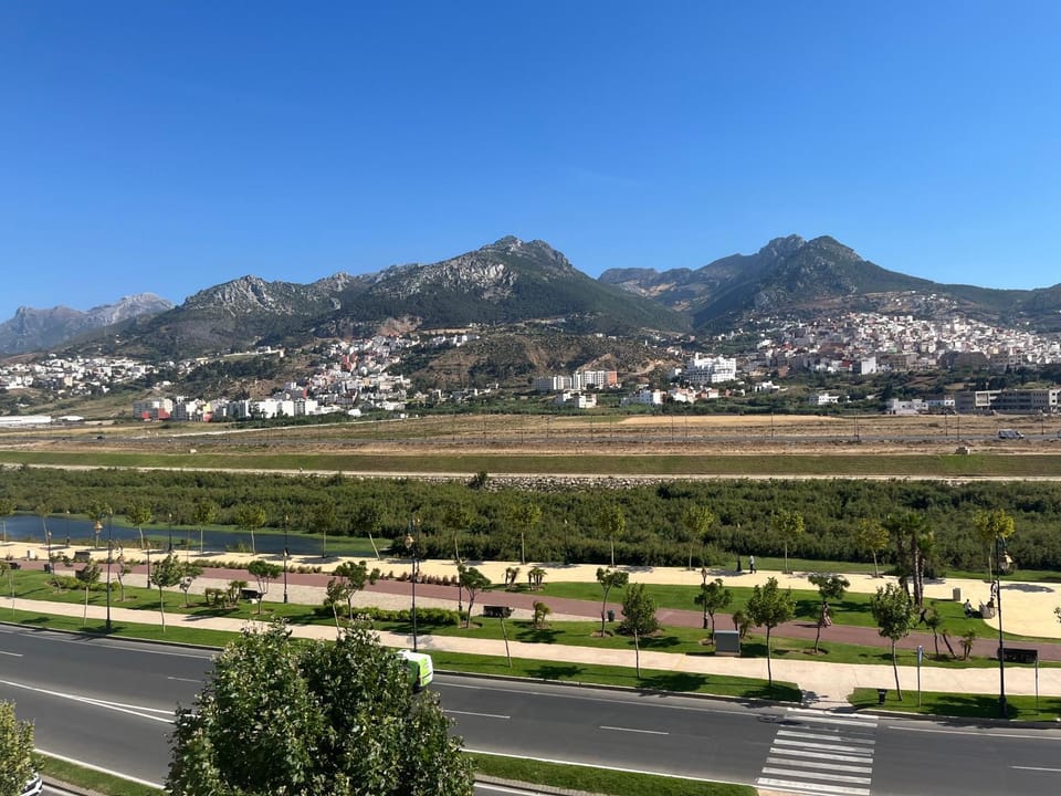 Riverside 4 Appartement Luxueux avec vue époustouflante Apartment in Tangier-Tétouan-Al Hoceima