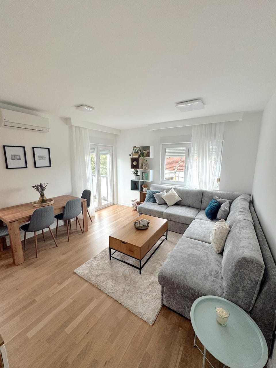 Living room, Dining area