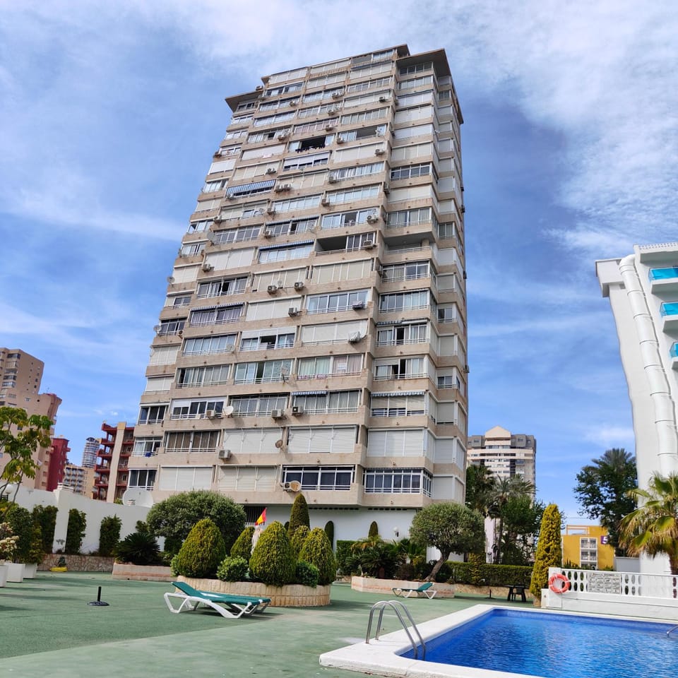 Solo familias Torre Domo Benidorm Apartment in Benidorm