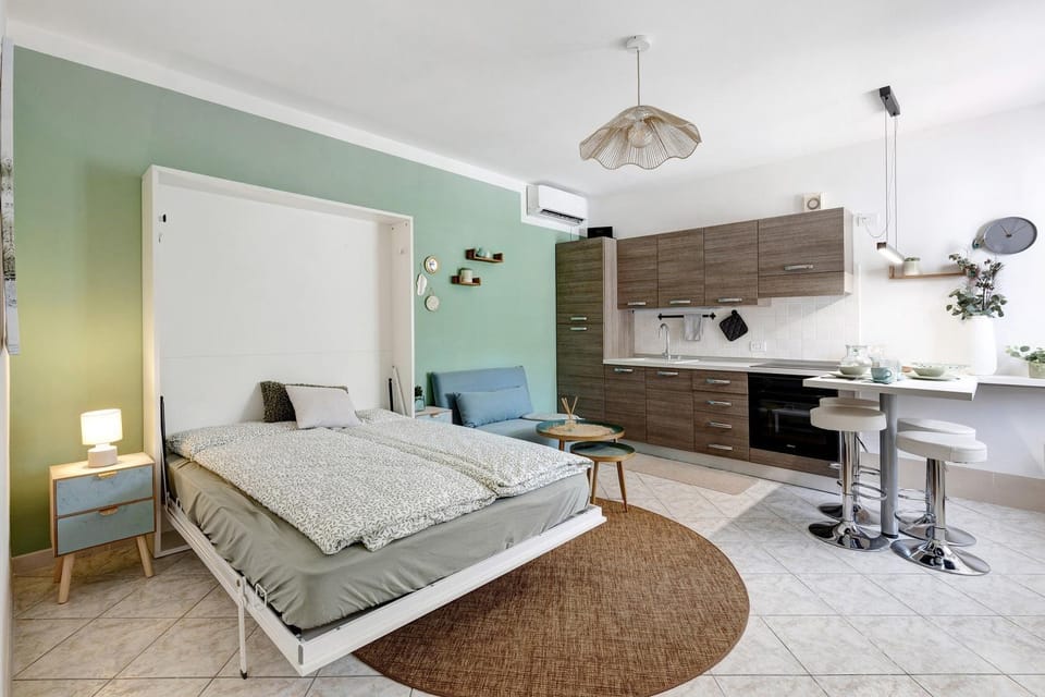 Living room, Bedroom