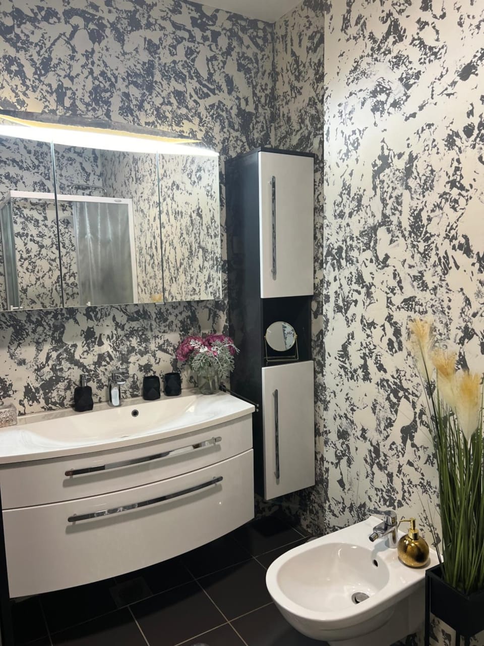 Shower, Bathroom, bidet