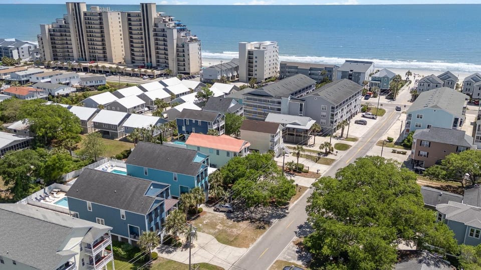 Sandbox House in Garden City