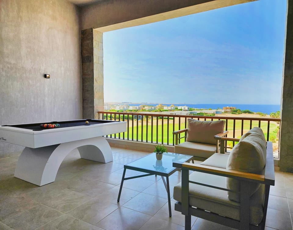 Patio, Billiard, Golfcourse, Balcony/Terrace, Sea view