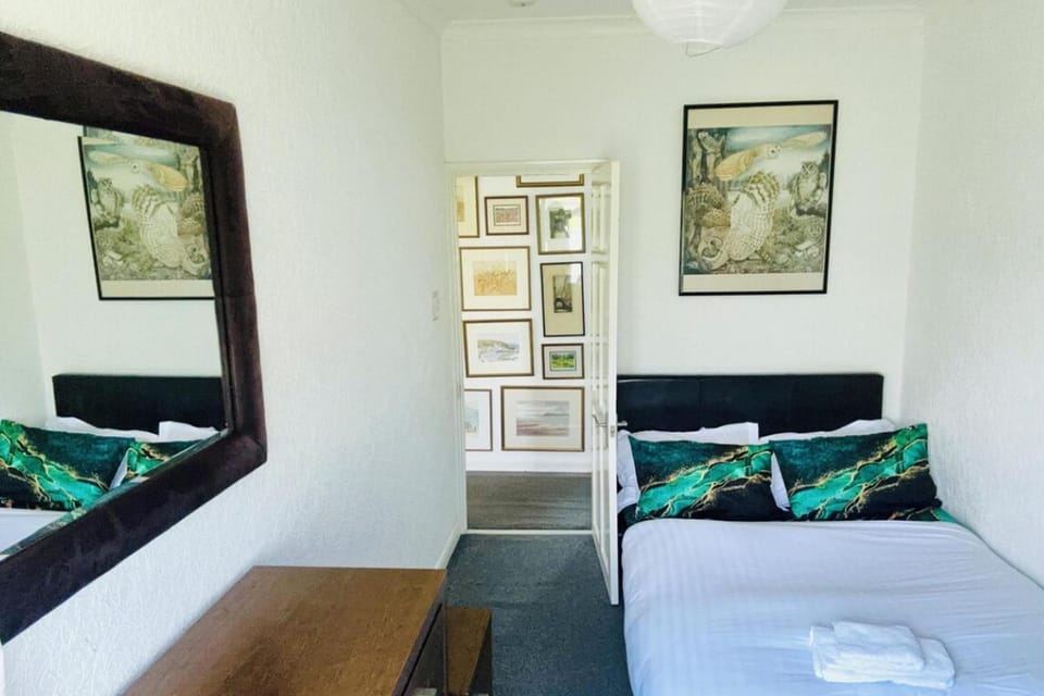 3Bed Apartment Sleeps 6 - Free Parking Wifi Apartment in Bromley