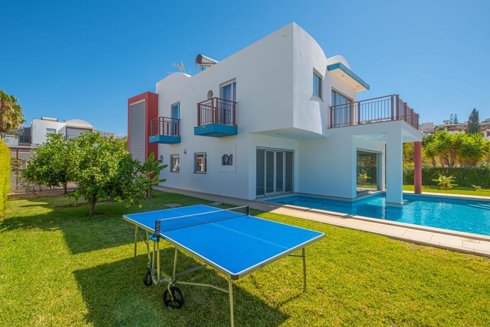 Property building, Table tennis, Swimming pool