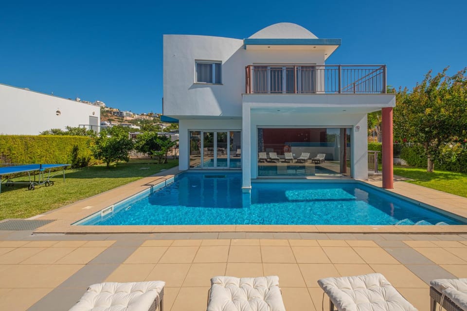 Property building, Patio, Swimming pool
