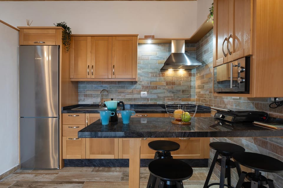 Kitchen or kitchenette, Living room