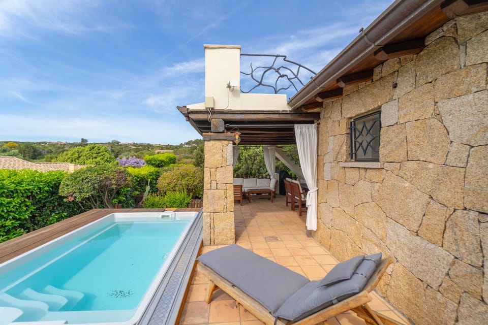 Patio, Natural landscape, Swimming pool, sunbed