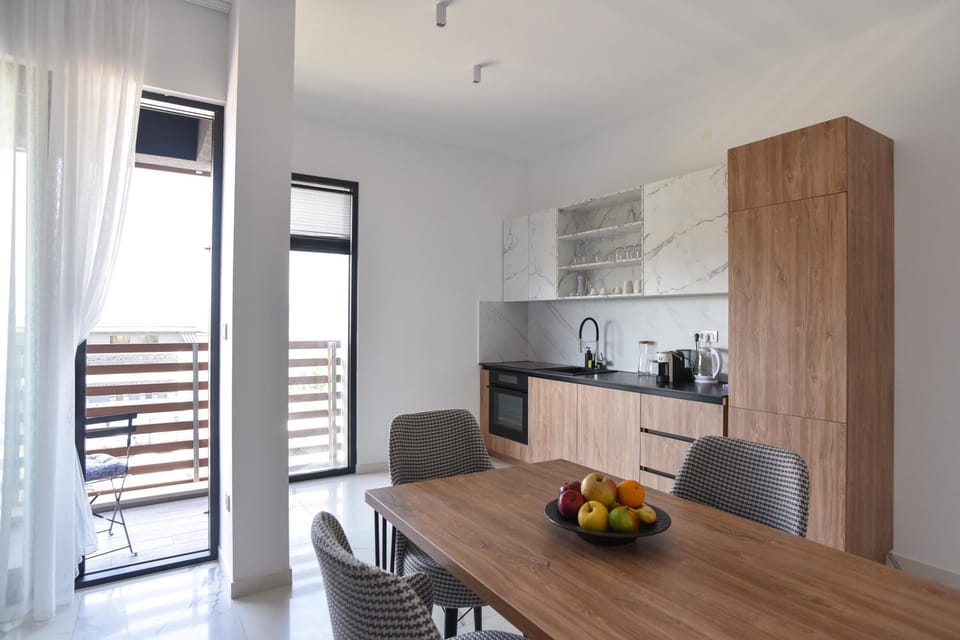 Coffee/tea facilities, Balcony/Terrace, Dining area, dishwasher, oven, stove, kitchen