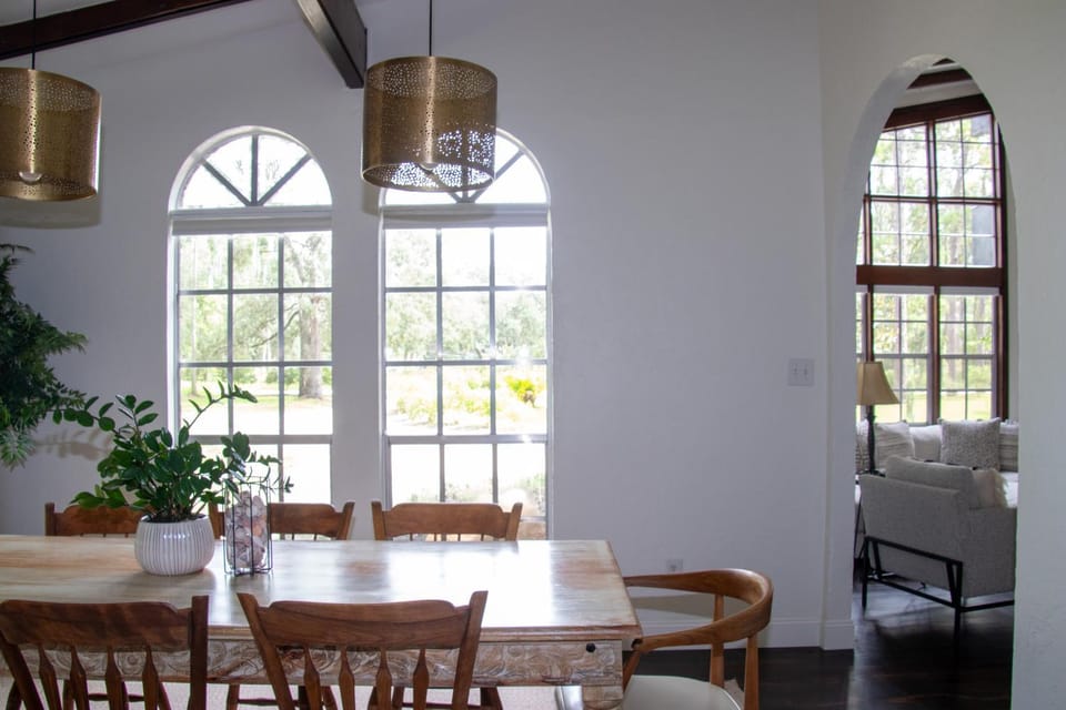 Seating area, Dining area