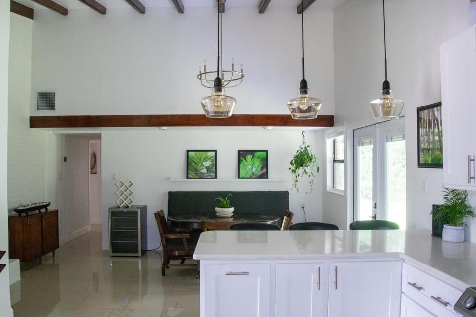 Game Room, Kitchen or kitchenette, Seating area