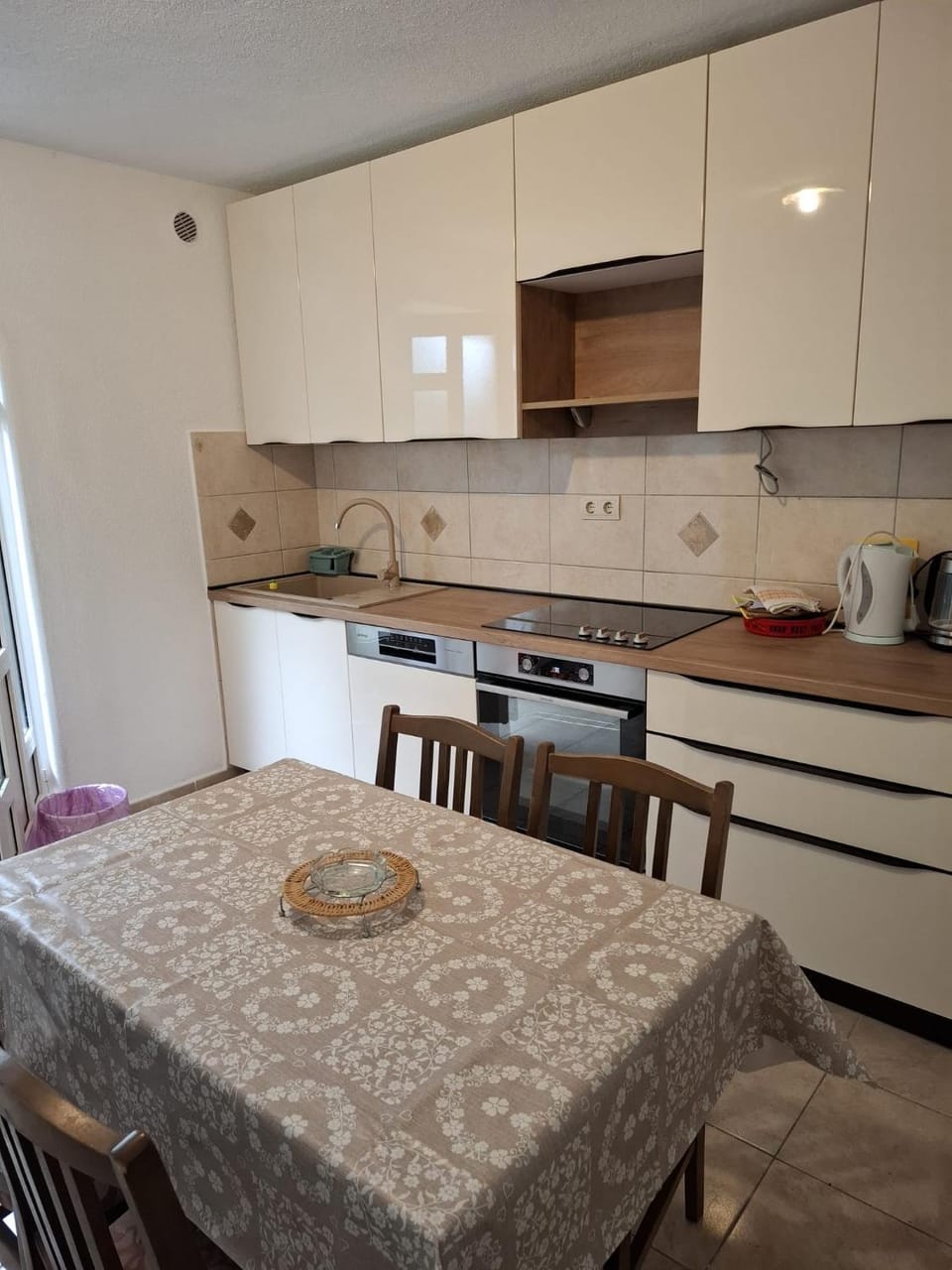 beach apartment drasnice Apartment in Split-Dalmatia County