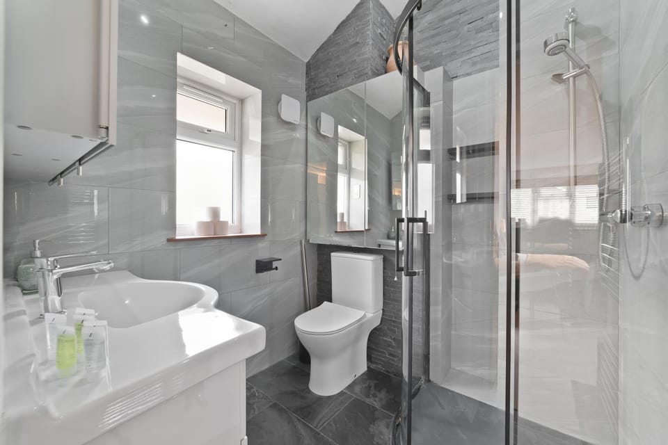 Shower, Toilet, Bathroom