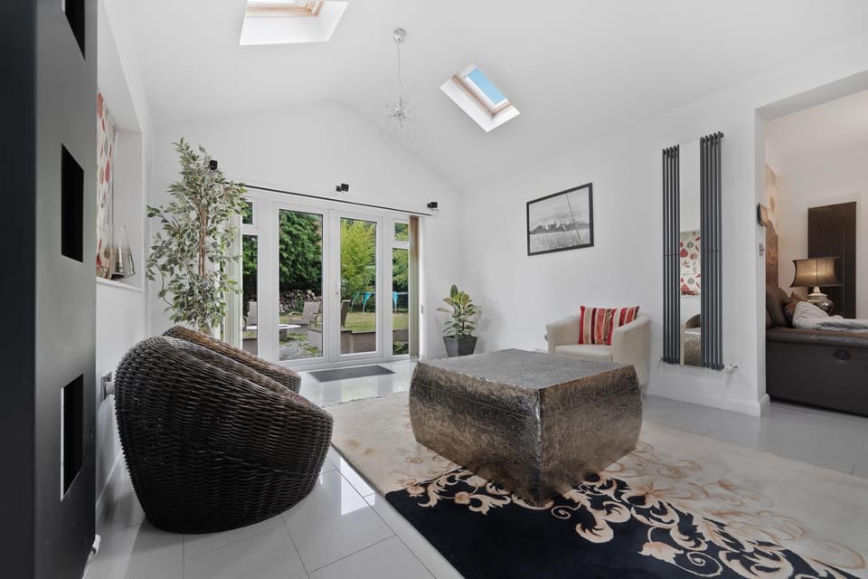 TV and multimedia, Living room, Seating area