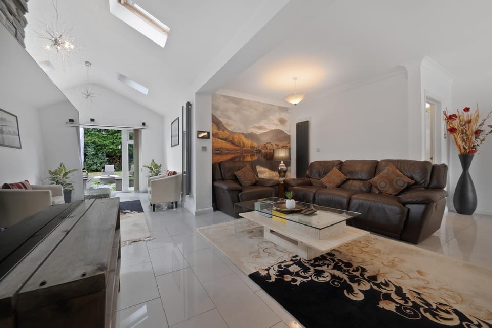 TV and multimedia, Living room, Seating area