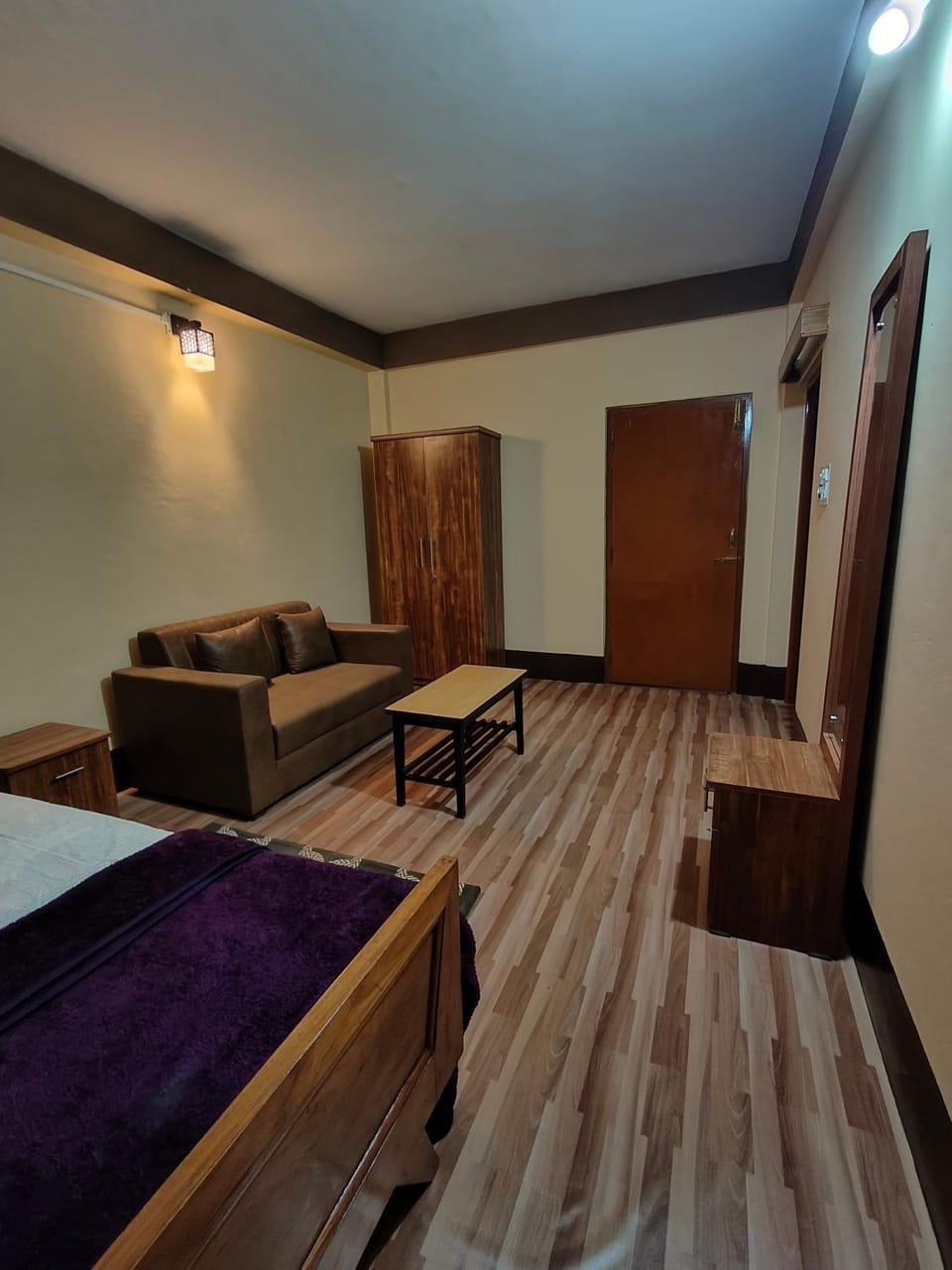 Bed, Living room, Photo of the whole room, Seating area, Bedroom, wardrobe
