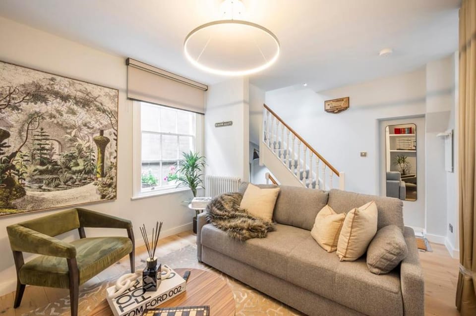 2-Bedroom Harry Potter-Inspired House - Sleeps 6 House in City of Westminster