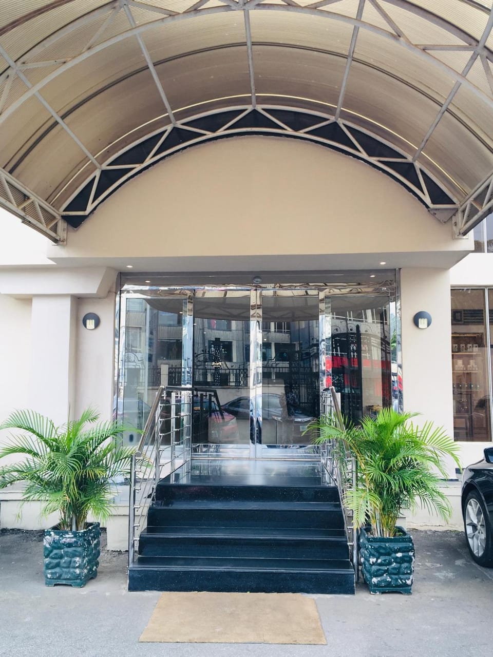 Property building, Facade/entrance