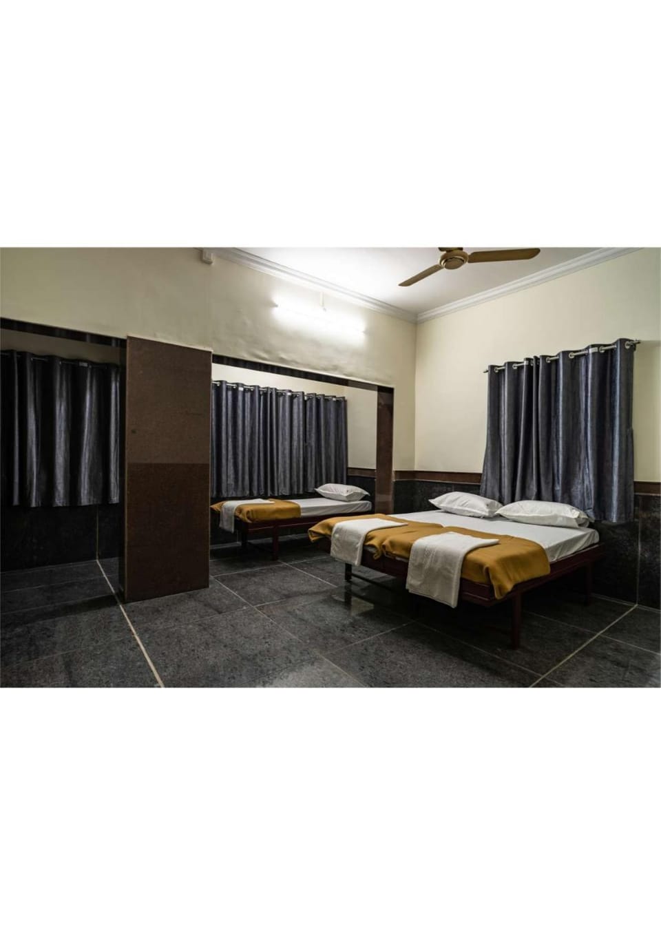RajGaurav Lodging Hotel in Karnataka