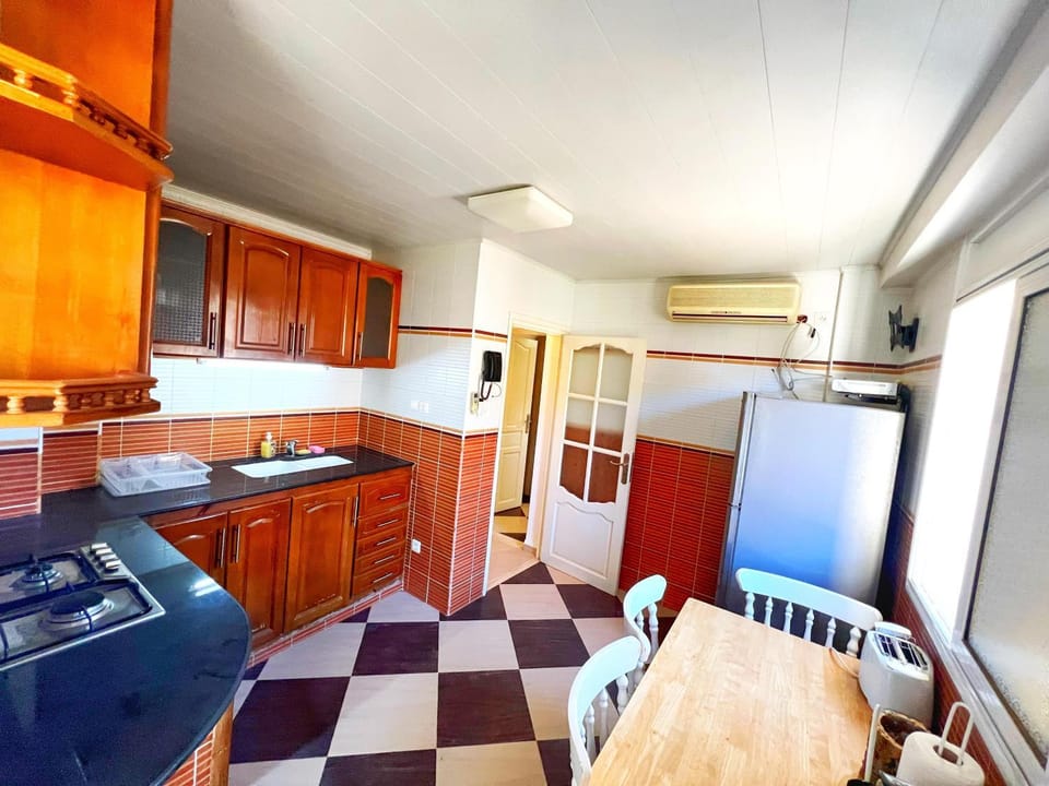 Kitchen or kitchenette, Dining area, minibar, oven, toaster