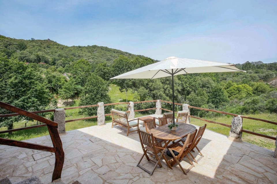 Patio, Day, Natural landscape, View (from property/room), Balcony/Terrace, Dining area, Mountain view