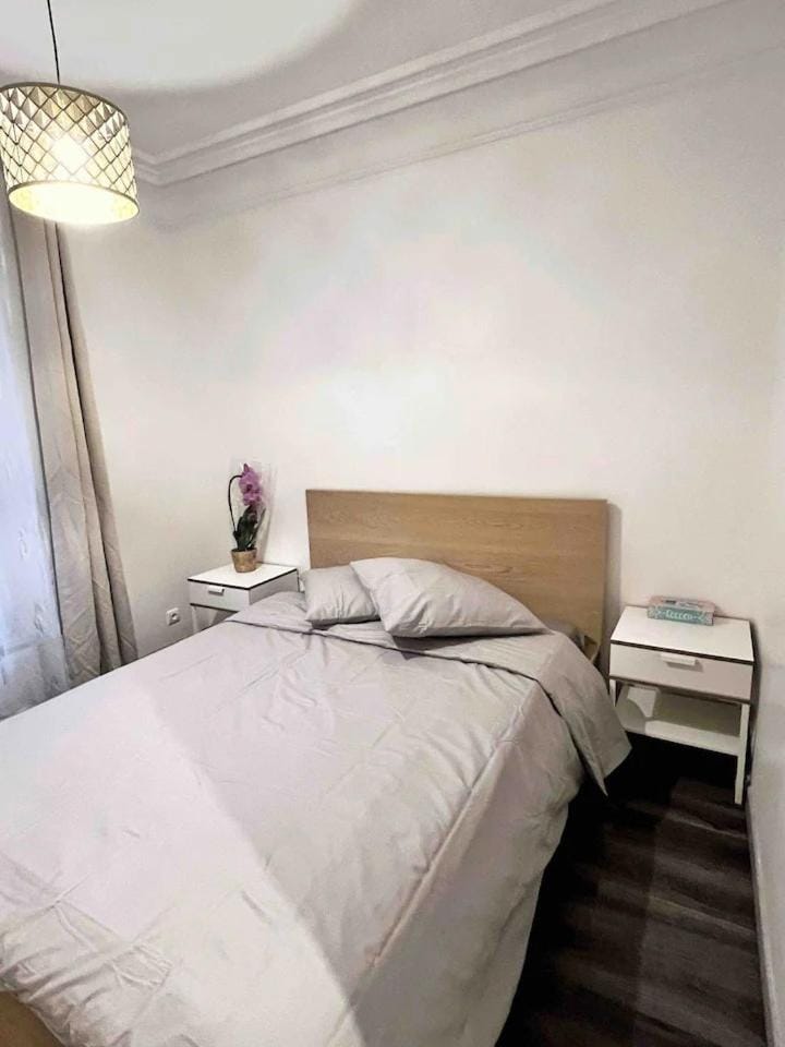 Appartement Rénové de 3 Pièces à Paris Nation Apartment in Paris