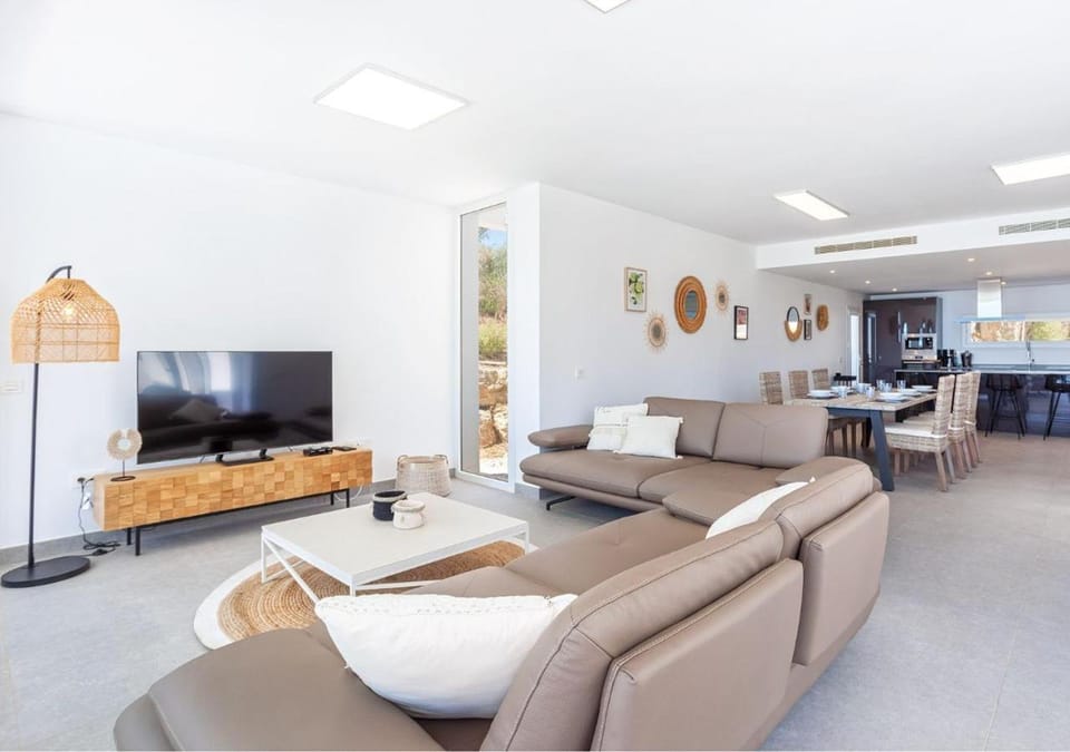 TV and multimedia, Kitchen or kitchenette, Living room, Seating area, Dining area, Evening entertainment