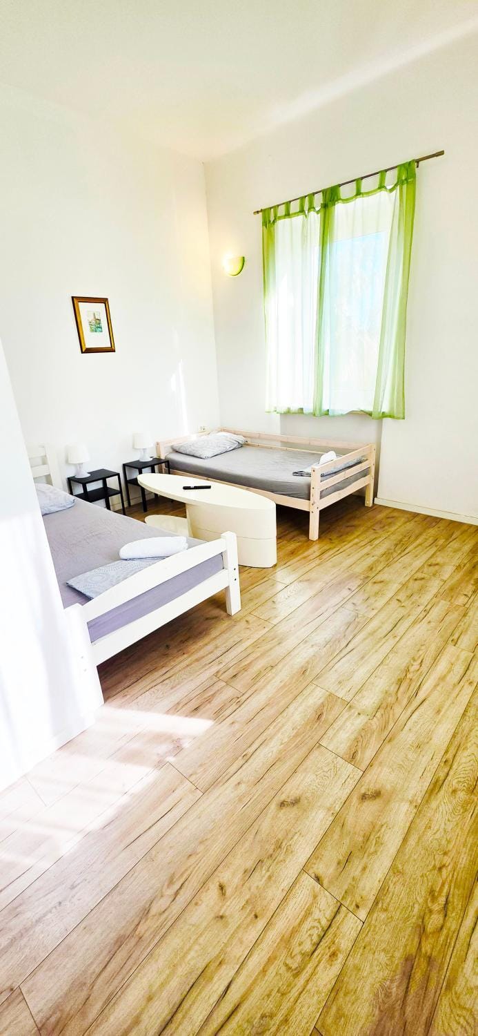 Photo of the whole room, Bedroom
