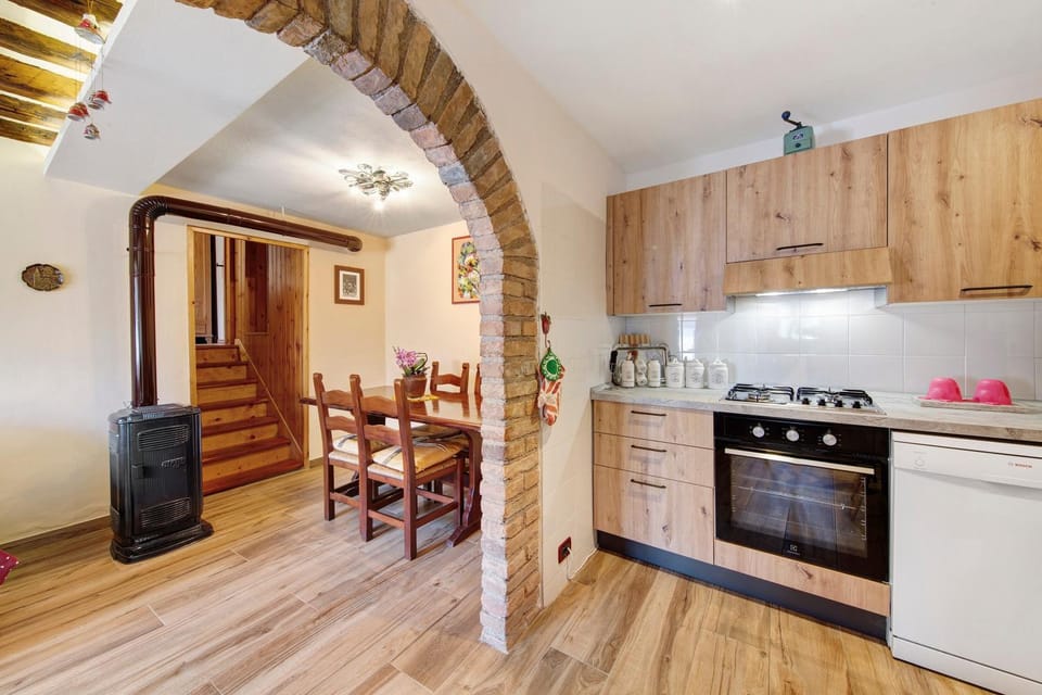 Property building, Kitchen or kitchenette, Living room