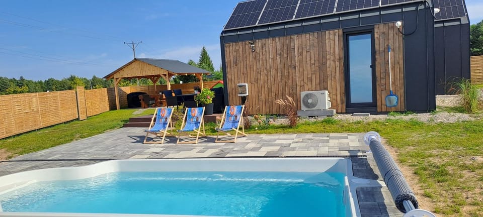 Spring, Garden, Swimming pool, sunbed
