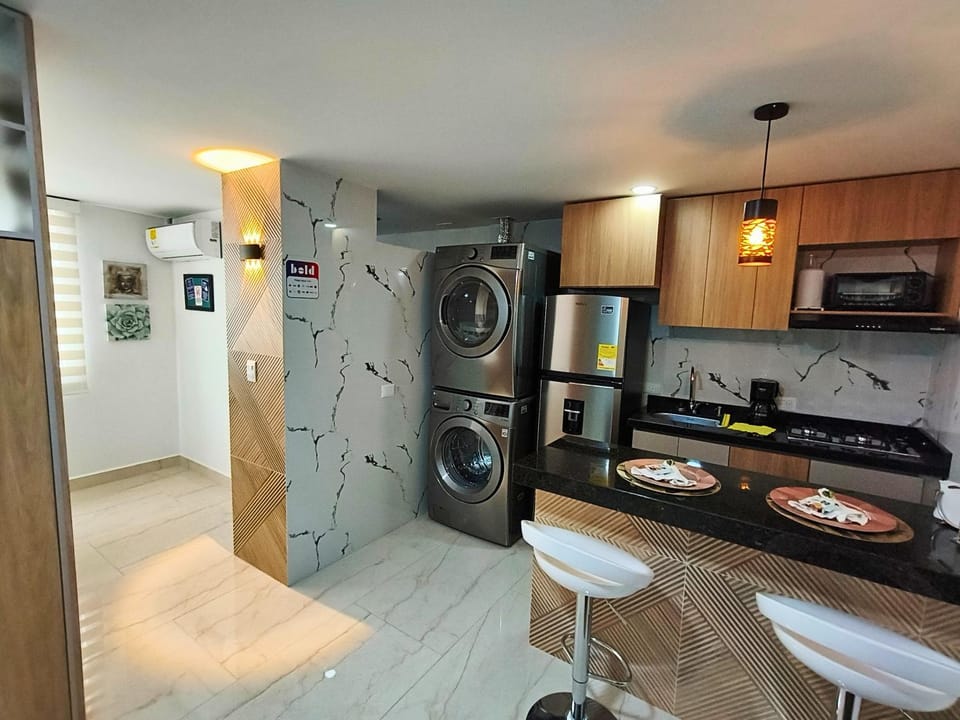 Kitchen or kitchenette, Seating area, Dining area, oven, pet friendly, stove, toaster, washing machine, dryer