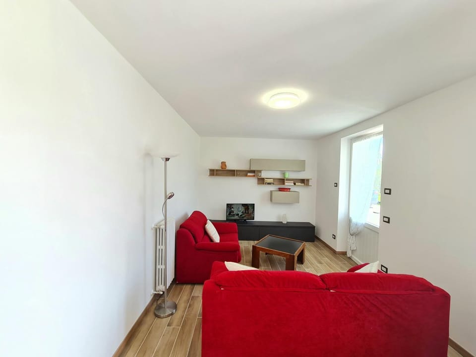 Communal lounge/ TV room, TV and multimedia, Living room, Seating area