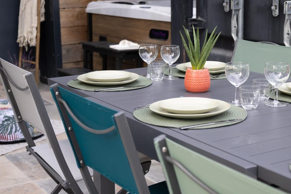 Food and drinks, Dining area