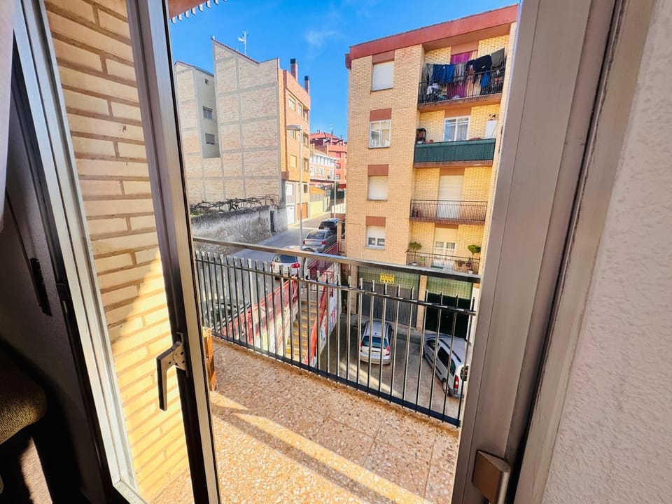 Balcony/Terrace, Street view