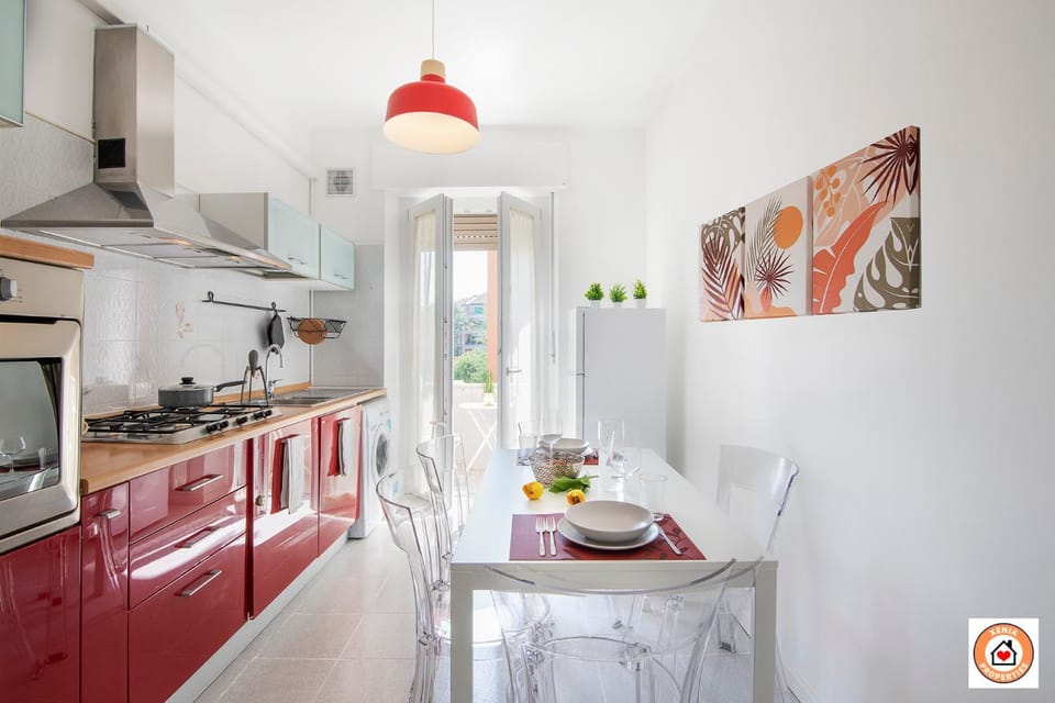 Balcony/Terrace, Dining area, dishwasher, oven, stove, washing machine