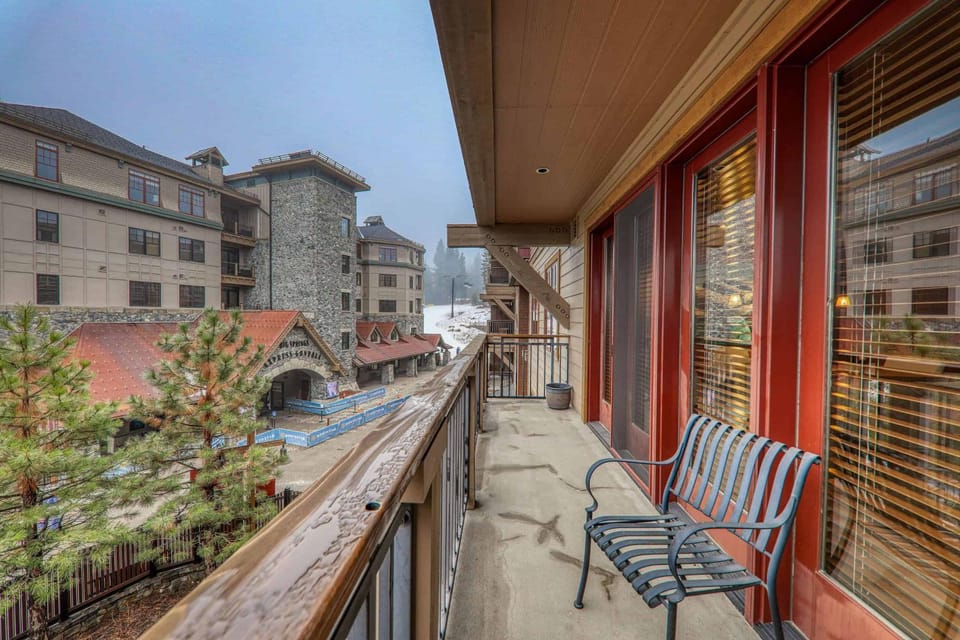 Catamount Lodge 305 by East West Hospitality Apartment in Northstar Drive