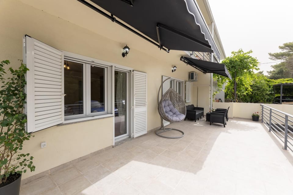 Property building, Patio, Day, View (from property/room), Balcony/Terrace, Seating area
