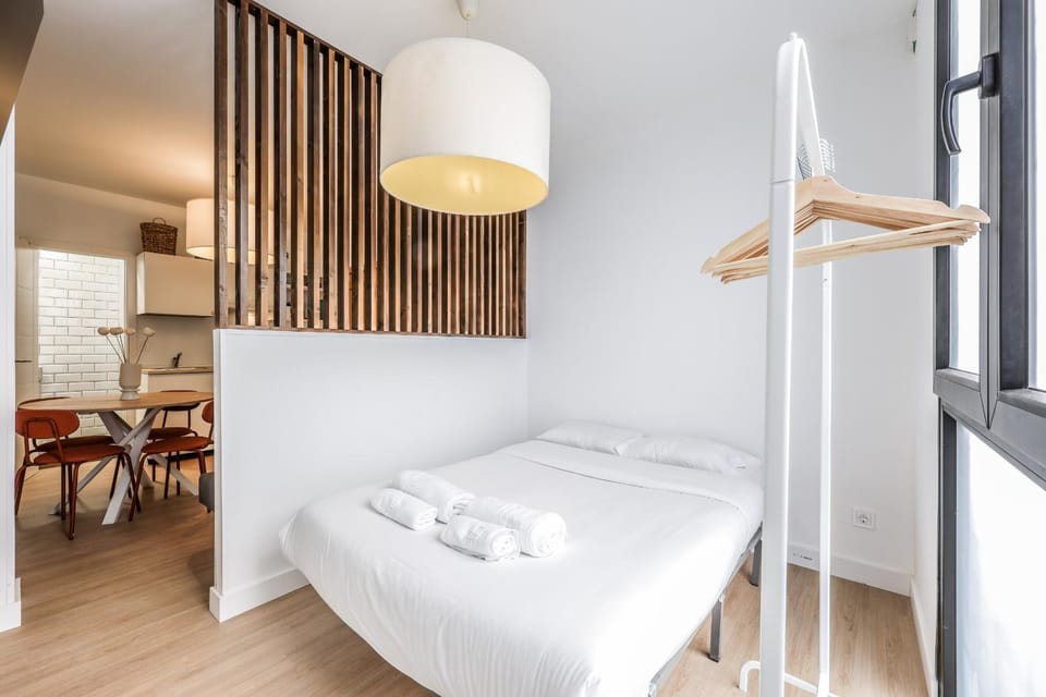 pequeno apartamento reformado en tirso de molina ALQUILER TEMPORAL Apartment in Centro