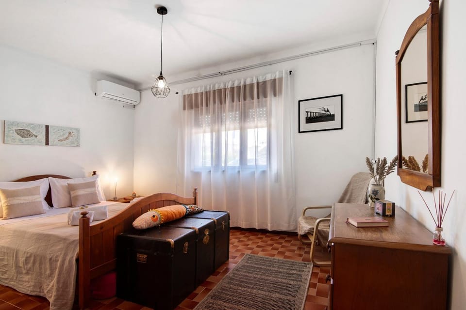 Property building, Living room, Bedroom