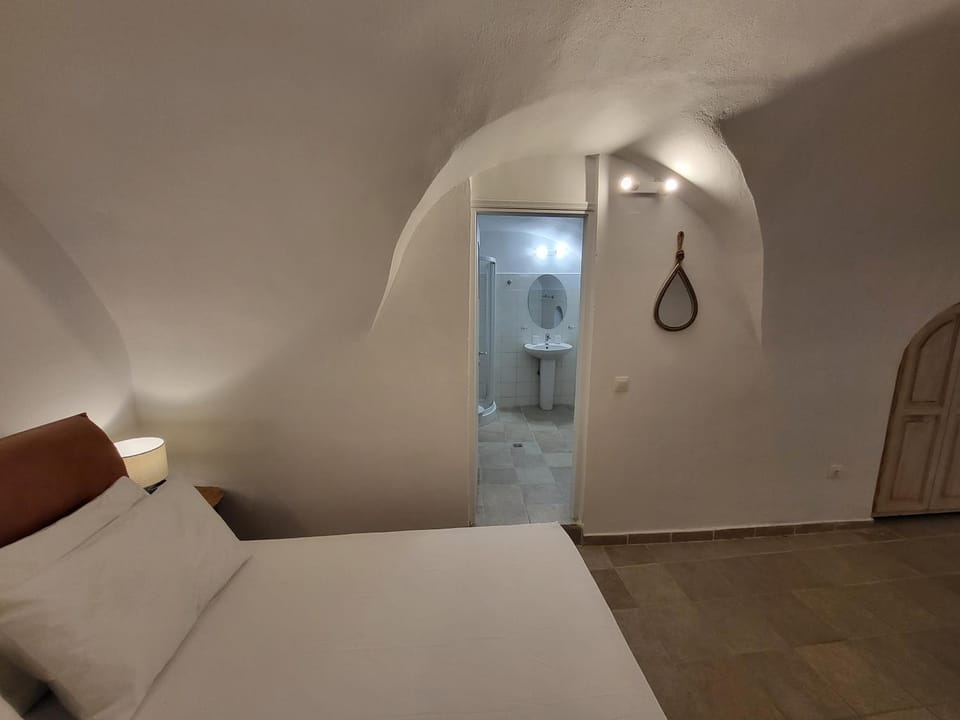 Cave Houses Mesaria Villa in Mesaria