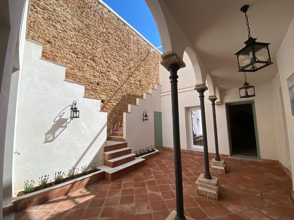 Day, Inner courtyard view