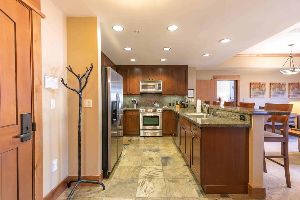 Catamount Lodge 301 by East West Hospitality Apartment in Northstar Drive