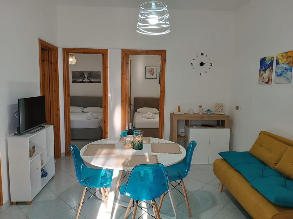 TV and multimedia, Living room, Seating area, Bedroom, Facility for disabled guests