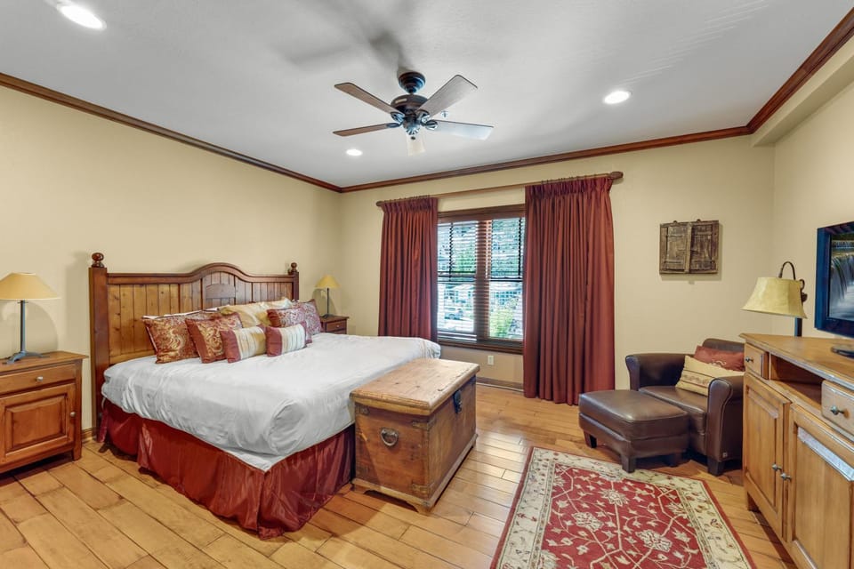 2BR Main St Condo, Walk to Ski Lift! House in Park City